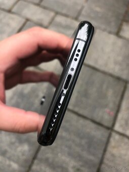 iPhone XS 64Gb v hezkém stavu - 2