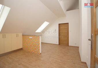 Pronájem bytu 1+1, 45 m², Hradec Králové, ul. S. K. Neumanna - 2