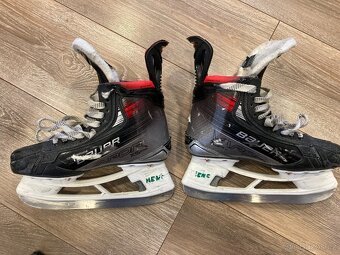 Brusle Bauer Vapor X5 PRO INT vel. 4.5 FIT2 - 2