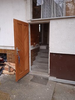 Vchodové dřevěné dveře 80 levé - 2