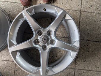 Kola Opel Insignia - 2