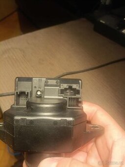 Audi 4F0910131 spinacka - 2