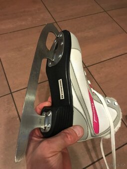 Dívčí brusle vel. 33 - 2