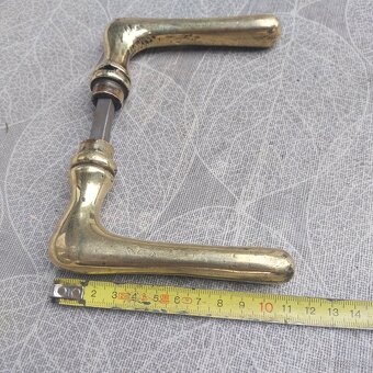 Staré velké mosazné kliky. - 2