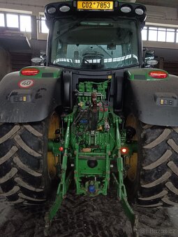 Traktor John Deere 6215 R - 2