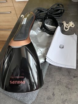 Ruční napařovač oděvů a záclon Philips - 2