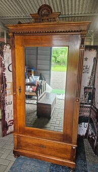 Starožitná skříň se zrcadlem - 2