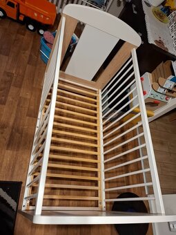 Dětská postýlka s matrací - 2