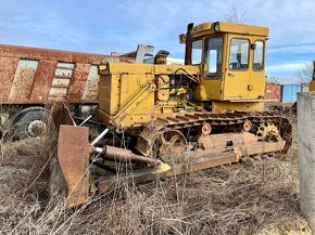 Pásový buldozer T - 130 - 2