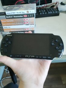 PSP 1004+hry a pouzdro - 2