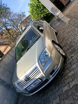 Toyota Avensis 1.8 VVT-i, r.v. 2005, Webasto, klima, senzory - 2