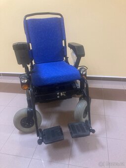 Invalidní vozík elektrickÿ - 2