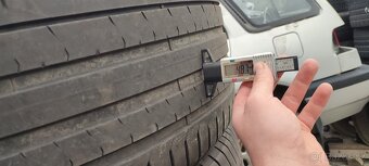285/40 R21 109V XL Pirelli P Zero 2023 - 2