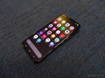 Malý 6,1" Samsung Galaxy S22 5G 8/128GB CZ ZÁRUKA - 2