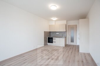Pronájem byty 1+kk, 33 m2 - Praha - Háje, ev.č. N08026 - 2