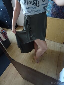 Khaki asymetrická, zavinovací sukně - velikost M - 2