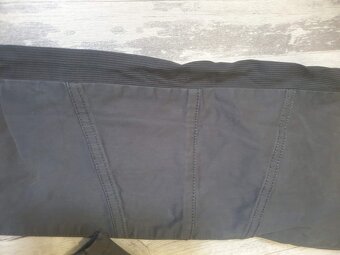Kalhoty-pláťáky Calvin Klein - 2