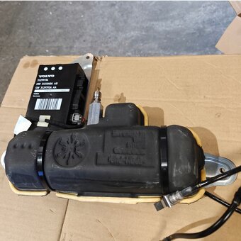 Volvo XC 60 Hydraulika kufru kompletni - 2
