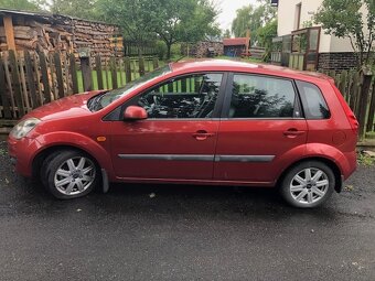 Prodám Ford Fiesta r.v. 2006, 1,6 16V 74kw benzín - 2
