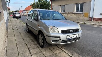 Ford Fusion 1.4 TDCi, 50 kW, 39 000 Kč - 2