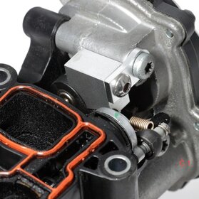 Doraz klapky na sání. P2015 - 2