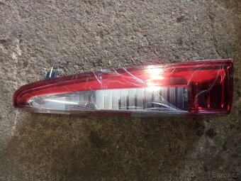 Master III Pravé zadní světlo (2010) - 2