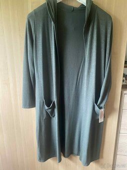Nový dlouhý italský svetříkový kardigan vel. 48 a více - 2