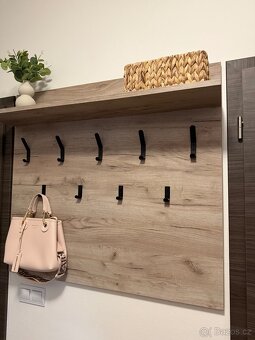 Předsíňová stěna - 2