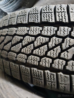 215/65R16C 109/107T Firestone - 2