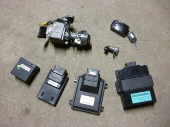 Peugeot Metropolis 400i. Spínačka,imobilizér, CDI. Od 2013 - 2