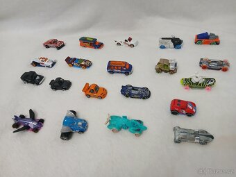 Hot wheels 7 x 20 autíček - rozbalené, nehrané Cena za 20 - 2