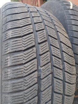 Zimní pneu 255/55/18 - 2