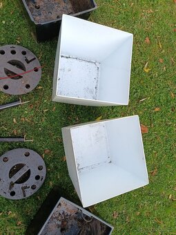 Dva samozavlažovací květináče za celkem 250 Kč - 2