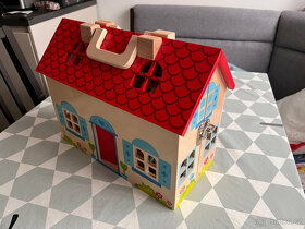 Dřevěný kufříkový domeček - 2