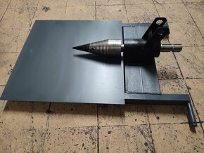 Kuželová štípačka na malotraktor do tří bodu - 2