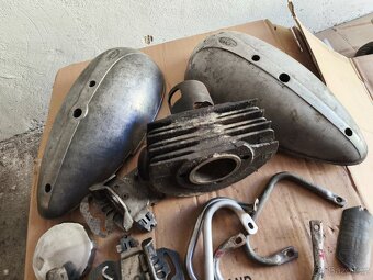 Dily Jawa 250,350 kývačka - 2