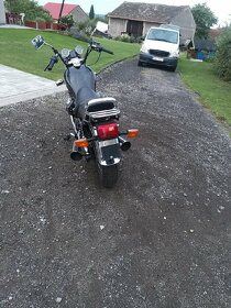 Moto Guzzi 650 - 2