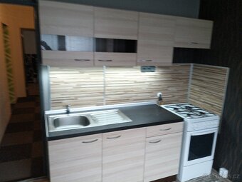 Pronajmu dlouhodobě byt 4+1 76m2 s lodžií a jídelnou, 5. pod - 2