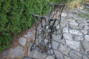 Šicí stroj - nohy - litina - Singer - 2