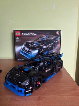 LEGO® Technic 42176 - Porsche GT4 e-Performance - 2