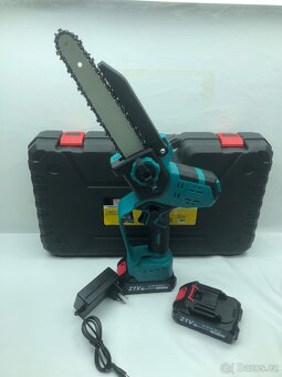 8” dlouhá řetězová Aku pila s mazáním 2xbaterie LCD - 2