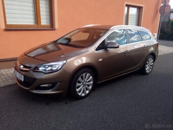 Opel Astra sports tourer 1.4 turbo 88 kw - 2