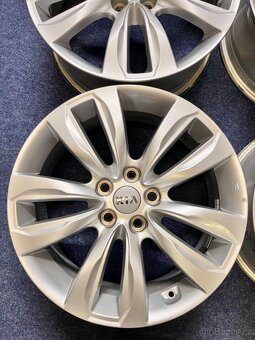 5x114,3 R18 originál alu disky Kia - ET 41 - 2