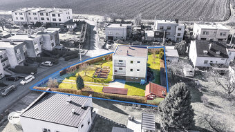 Rodinný dům o dispozici 5+2+garáž, pozemek 1.011 m2 v obci B - 2