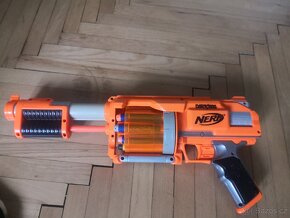 Nerfka dart tag +štít +naboje - 2