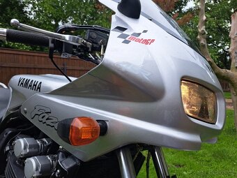 Yamaha fzs 600 - 2