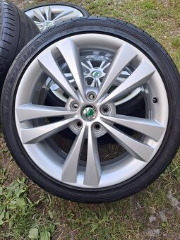 Alu kola 5x112 originál Škoda Octavia II 225/40 R18 - 2