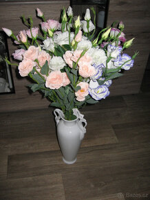 KYTICE 13-TI KS EUSTOMA V RUZNYCH BARVACH - NOVE - 2