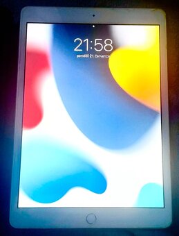 iPad 7. generace 32 GB , iPadOS 15.6.1 - 2