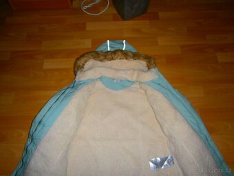 Krásná zimní bunda s kožíškem vel.146/152 Kik - 2